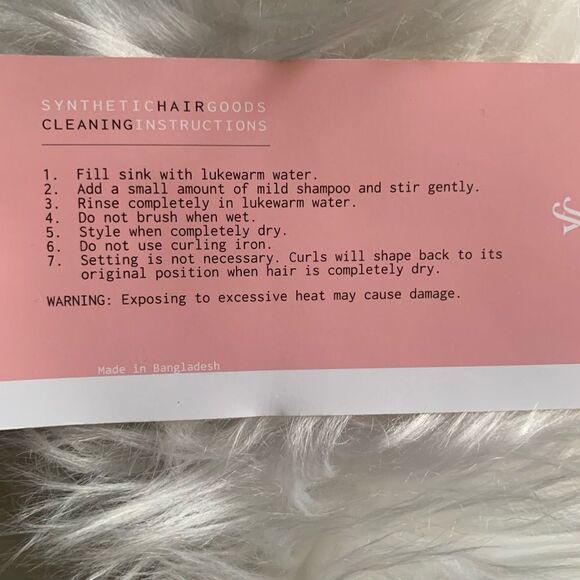 Forever Young long brown synthetic wig. Size OS - Picture 11 of 12